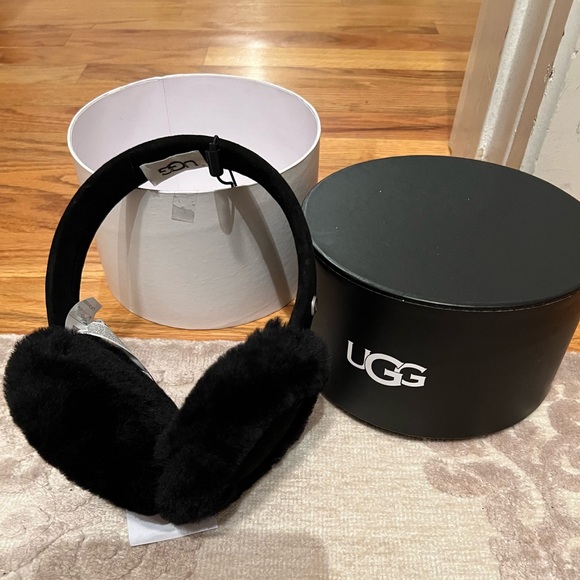 UGG Accessories - UGG Single Center Strap Earmuff Real Fur Sheepskin NWT